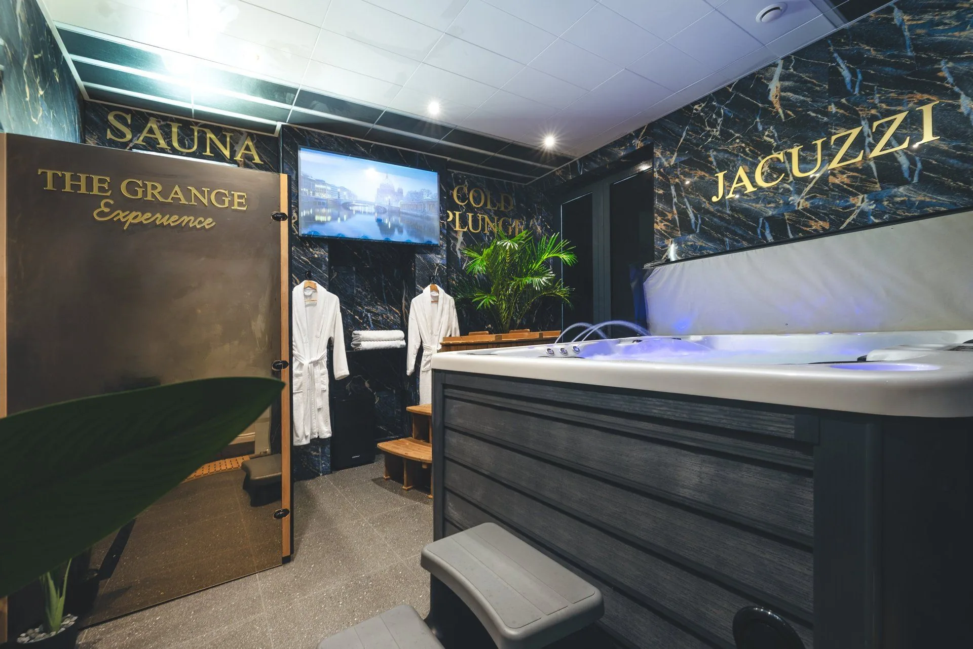 The Private Luxury Grange Spa Suite - Luxury Suite Interior