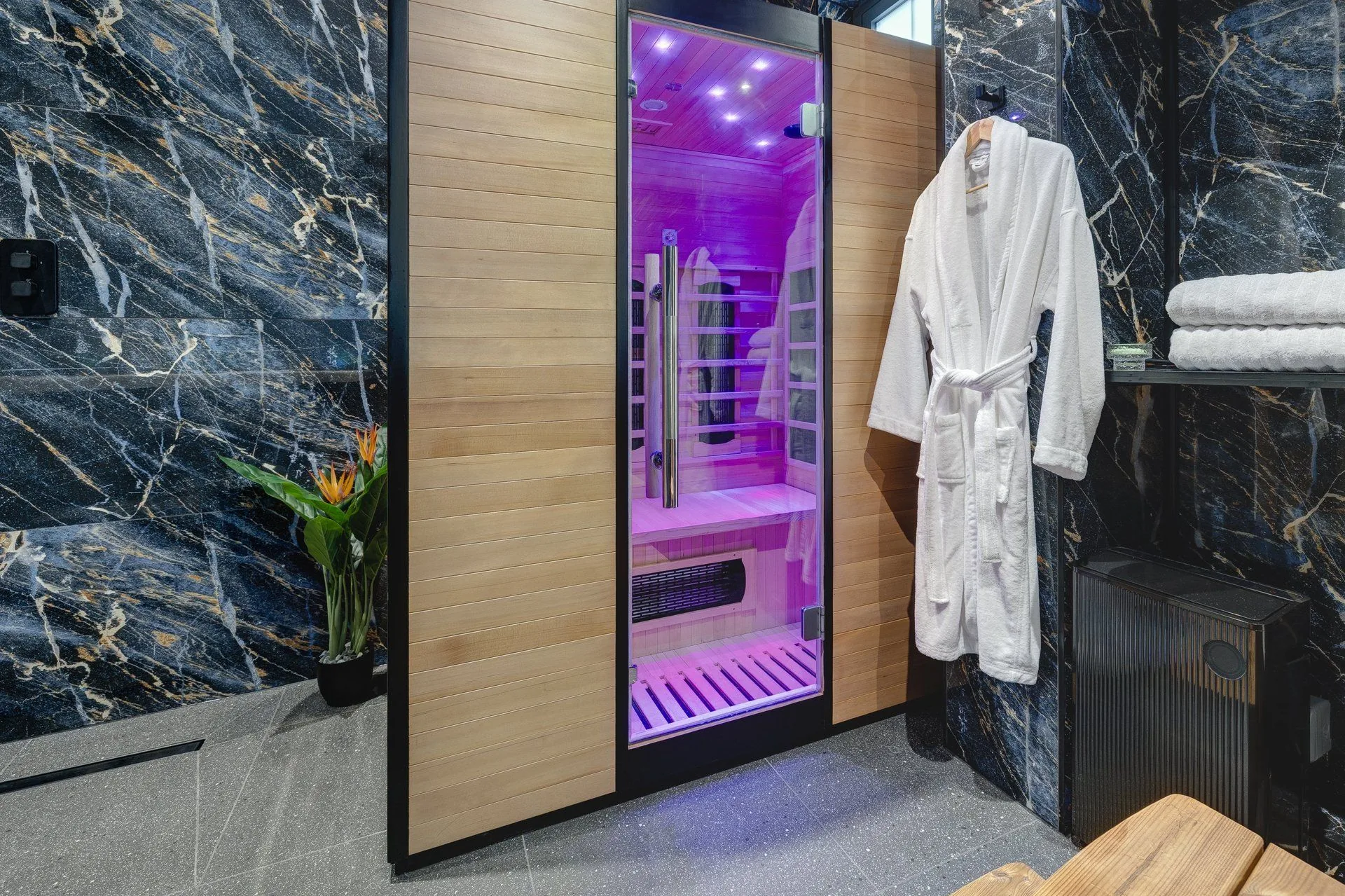THE PRIVATE LUXURY GRANGE SPA SUITE Suite Interior Details 7