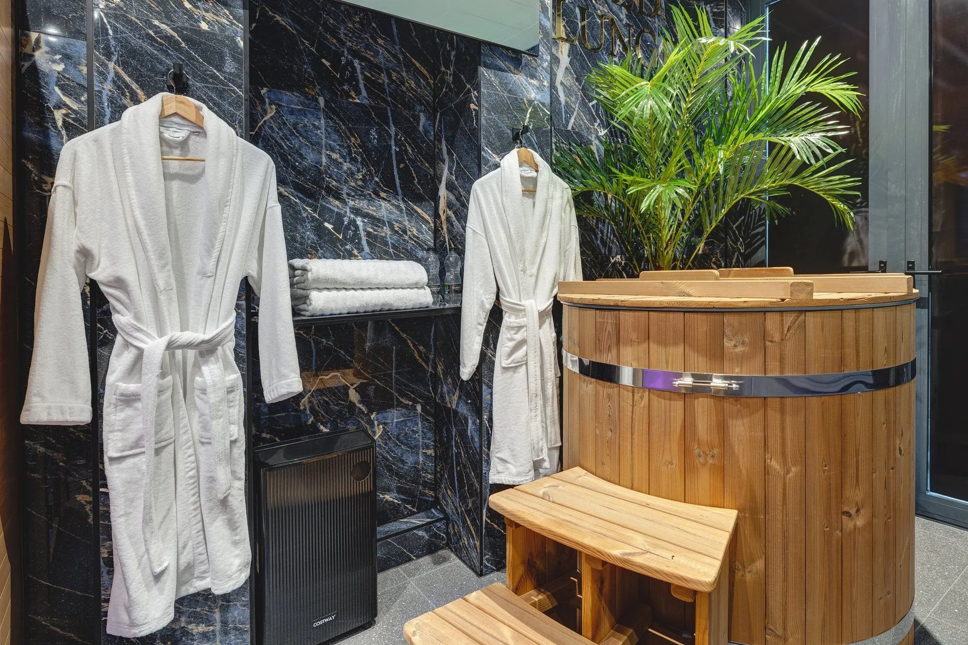 THE PRIVATE LUXURY GRANGE SPA SUITE Suite Interior Details 8