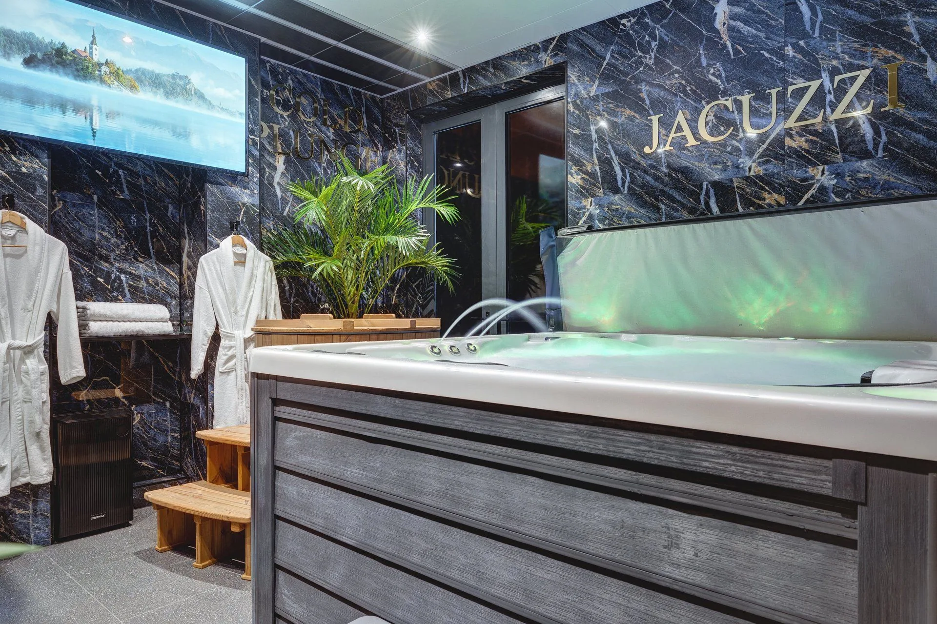 THE PRIVATE LUXURY GRANGE SPA SUITE Suite Interior Details 9