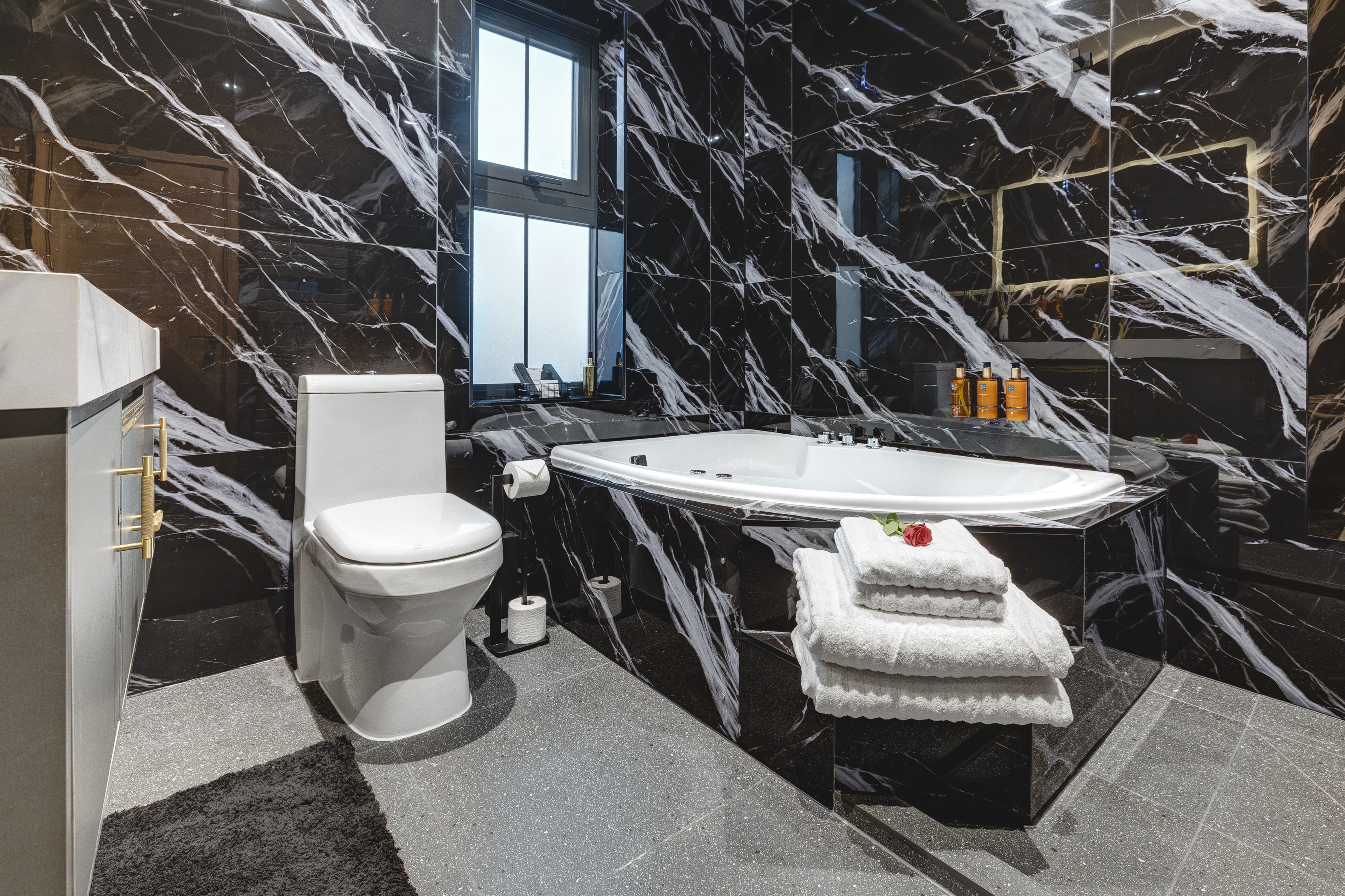 Luxe Apartment – One Bed